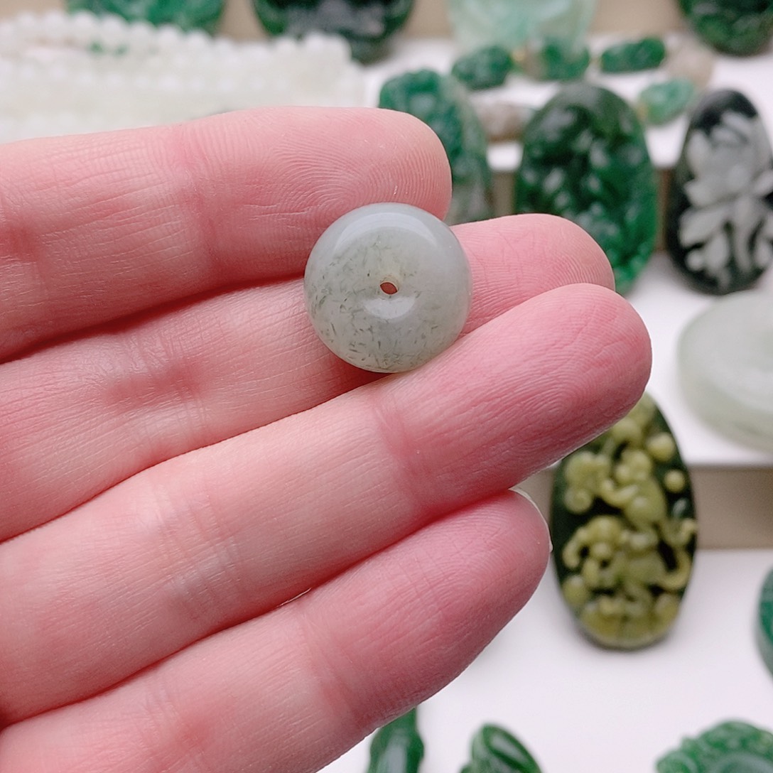 独山玉吊坠未镶嵌