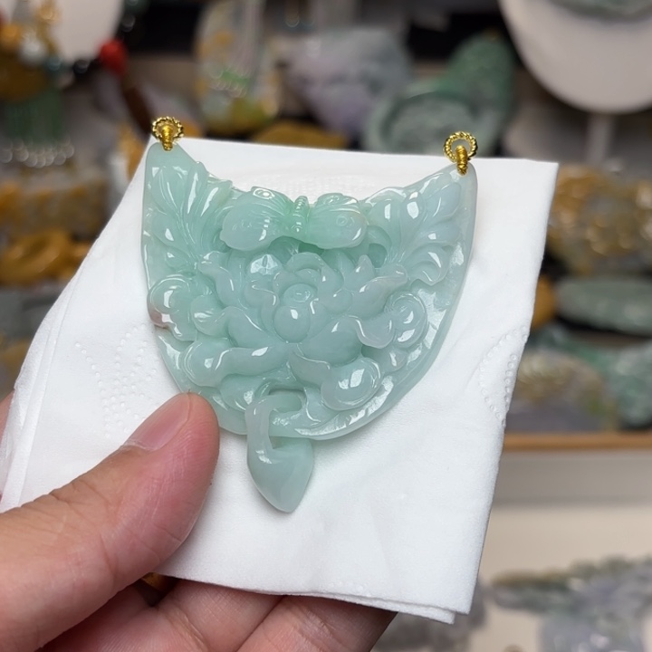 可***心颈饰未镶嵌翡翠吊坠