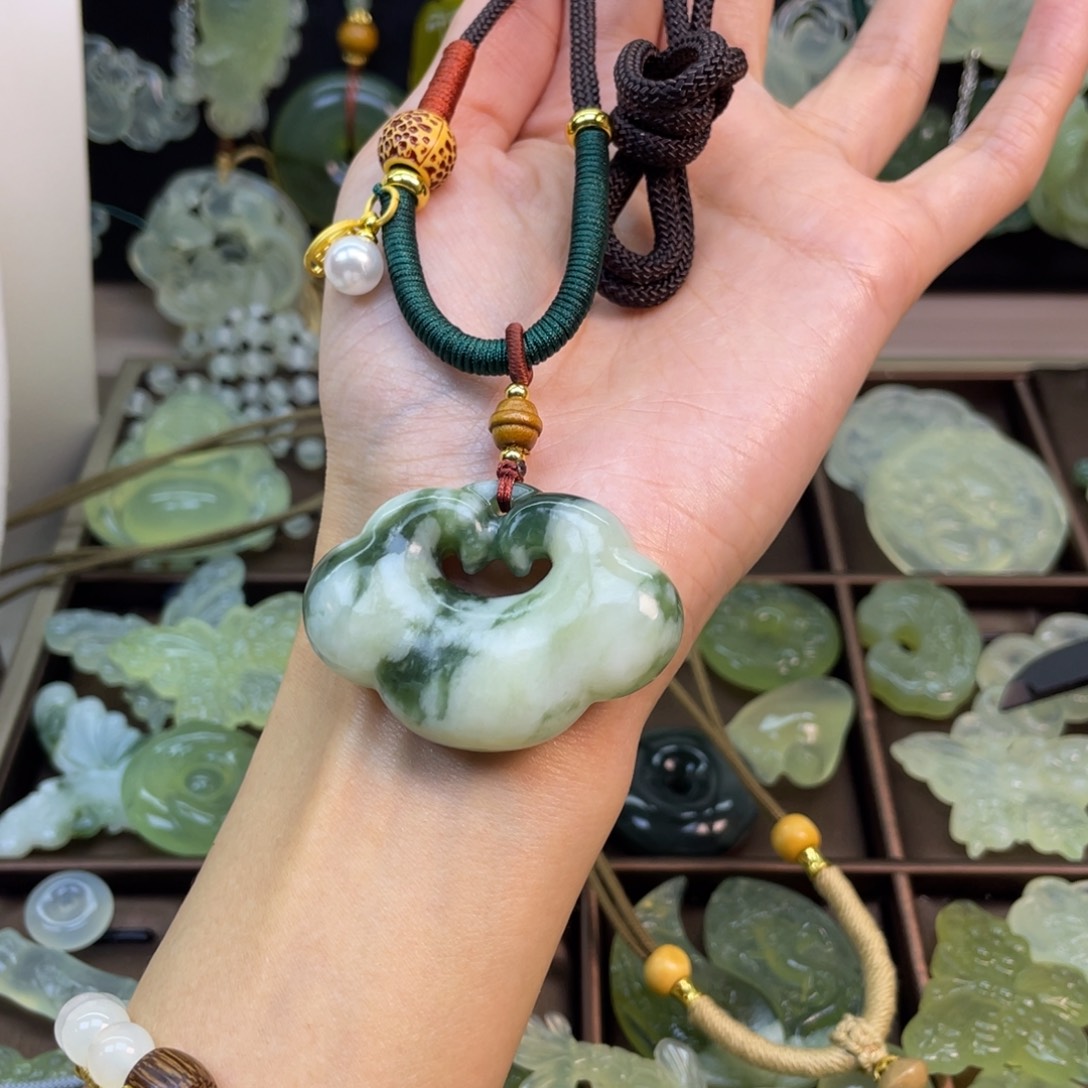 蛇纹石玉未镶嵌项链