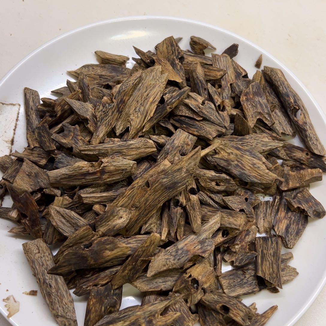 沉香碎屑沉香乌身圆叶大瓜子100克