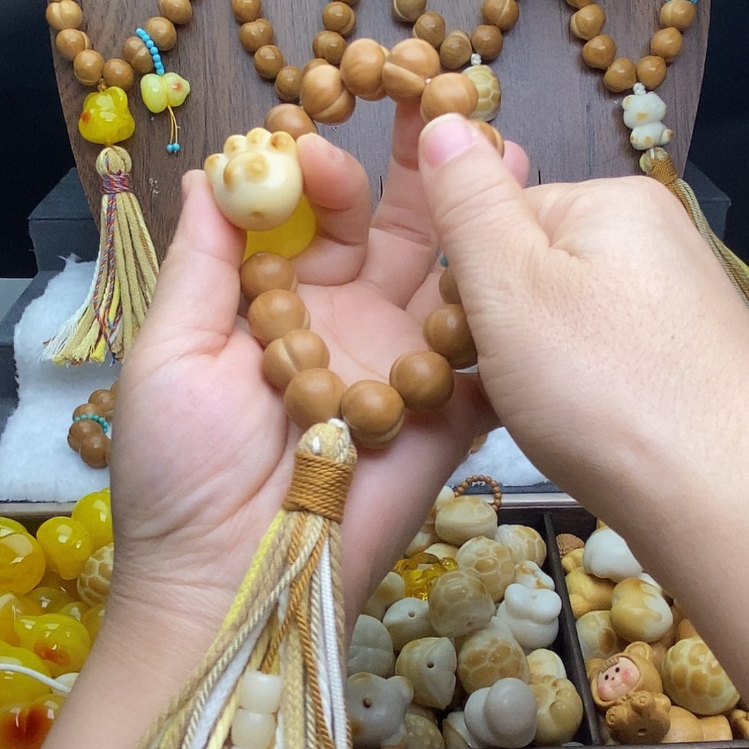 香****猴头核桃吊坠猴头手串一套微微瑕猫爪流苏