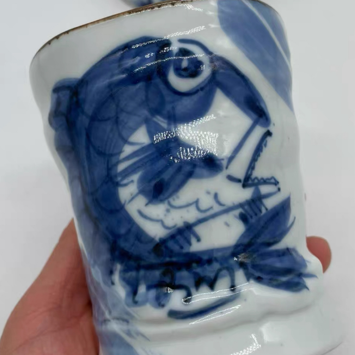 风月窑手绘青花鱼图大手握杯
