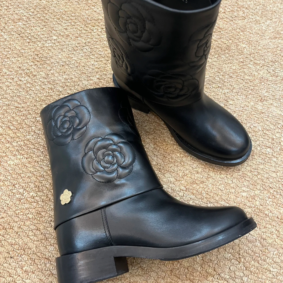 99新 Chanel/香奈儿 香奈儿黑色山茶花短靴35.5码