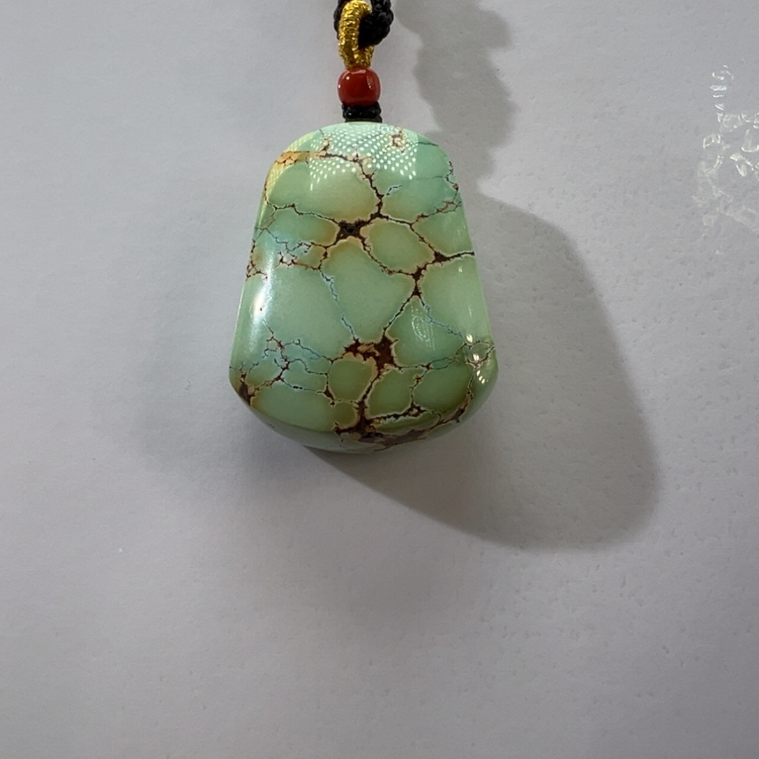 绿松石未镶嵌挂件