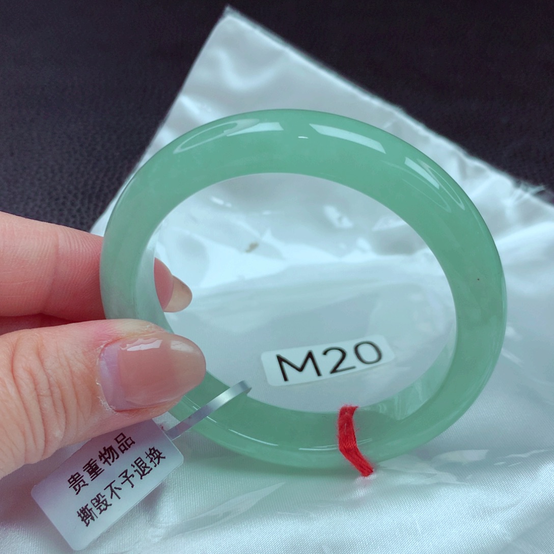 翡翠手镯未镶嵌手镯88