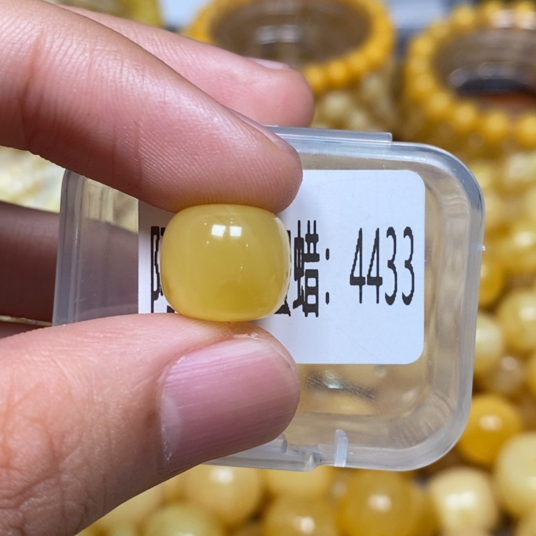 蜜蜡未镶嵌珠宝奇石4433