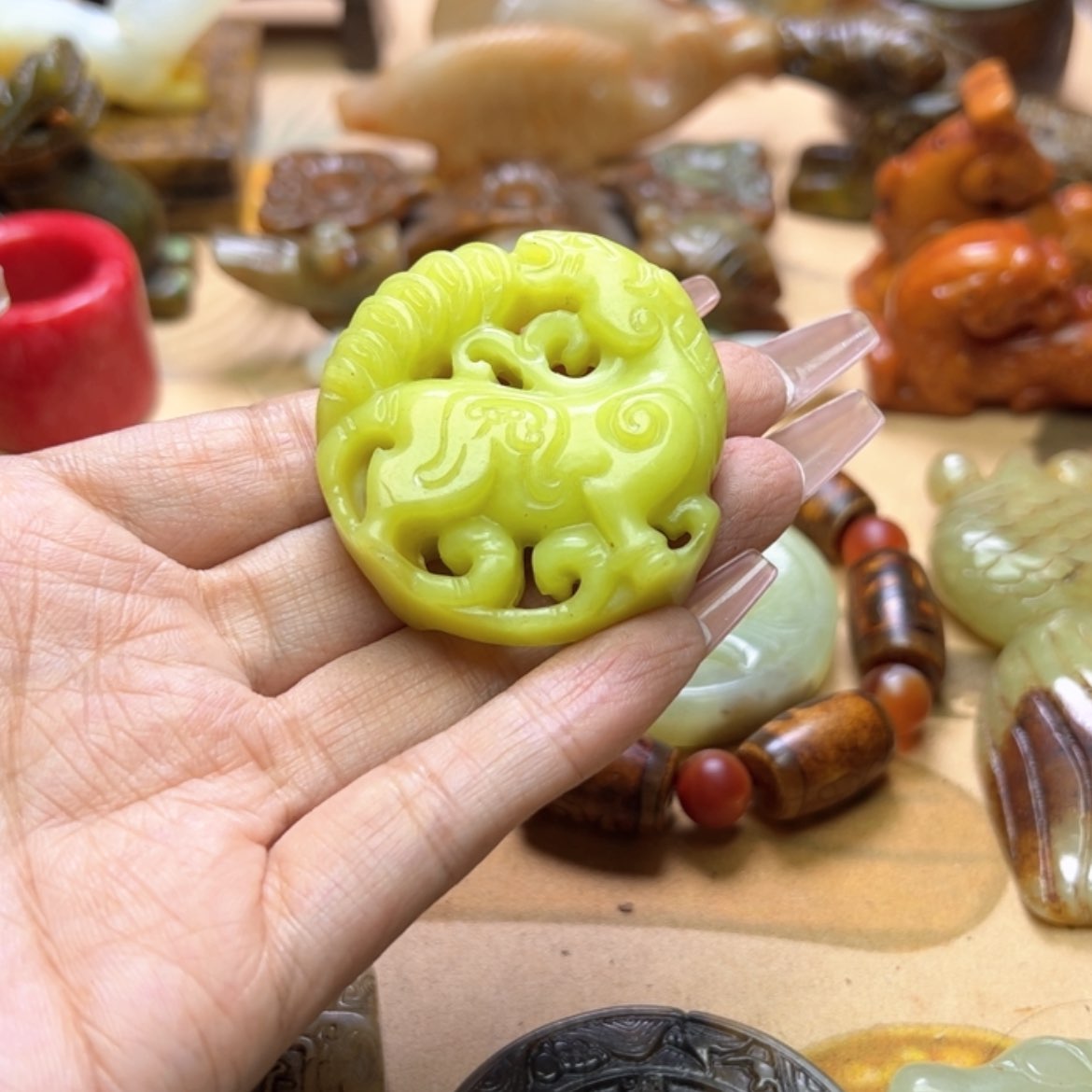 【闪购商品】蛇纹石玉颈饰未镶嵌