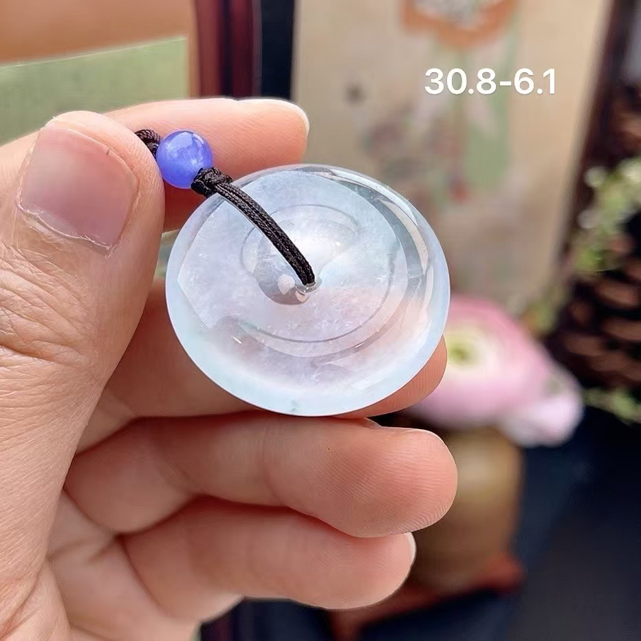 冰种天然A货翡翠挂件