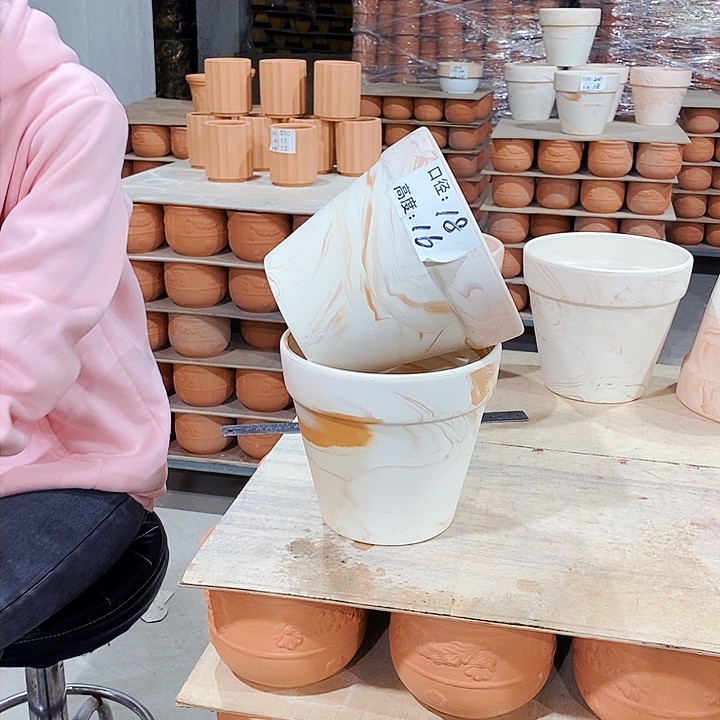 红陶玛奇朵18×16两个