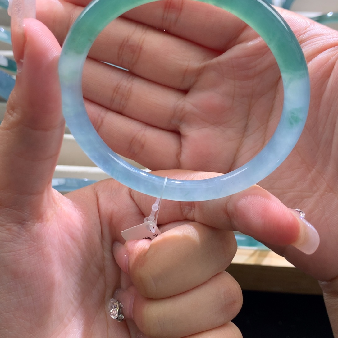 翡翠未镶嵌手镯手镯