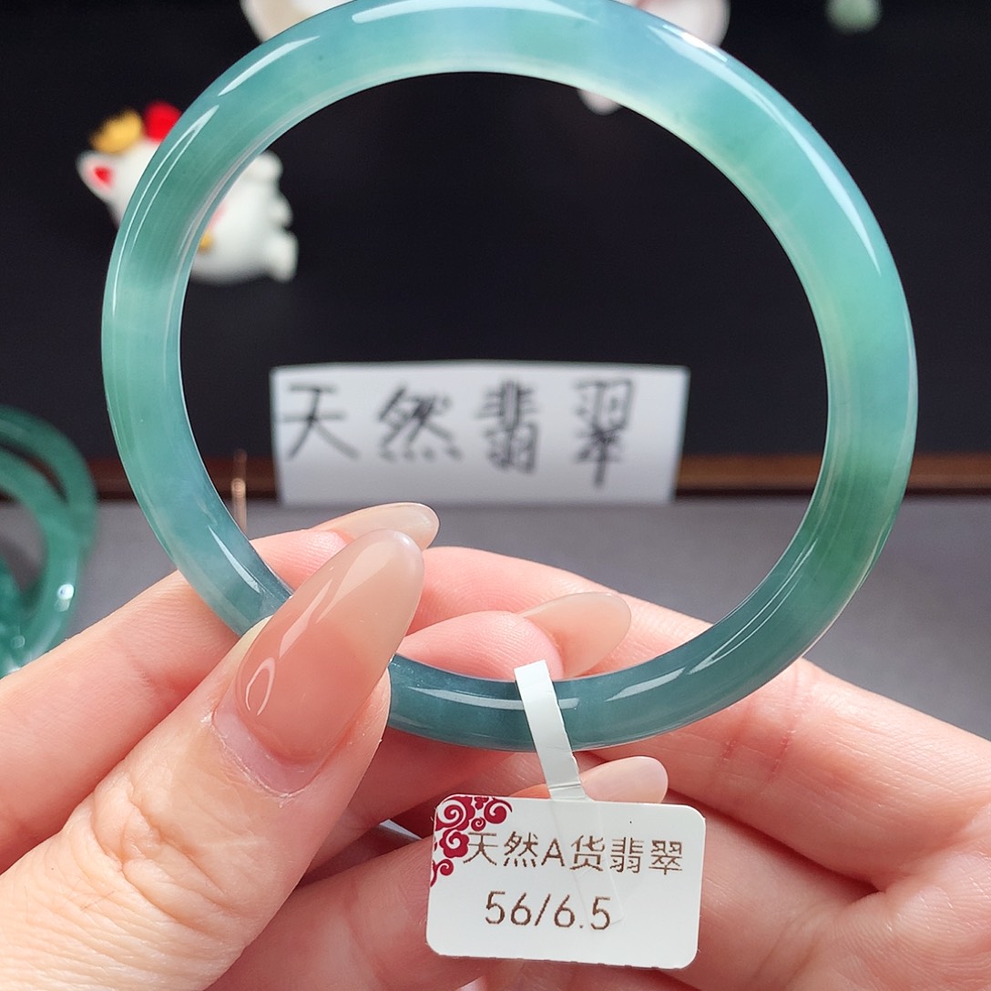 翡翠手镯（圆镯）未镶嵌