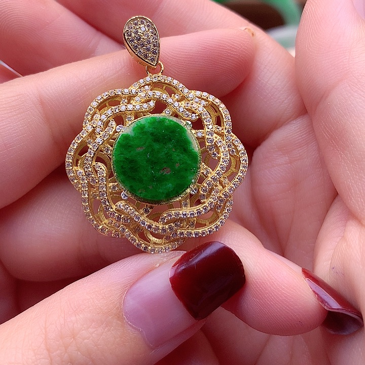 翡翠颈饰银S925镶嵌翡翠