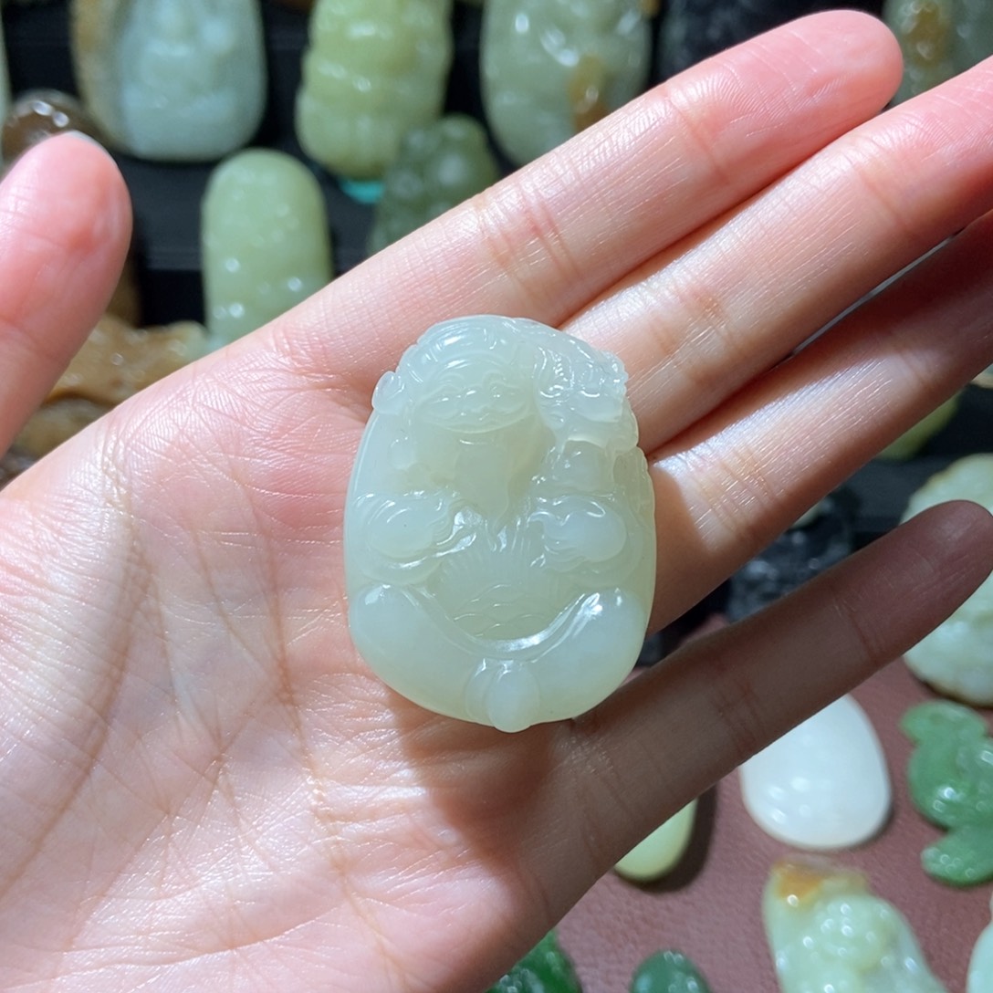 未镶嵌手链和田玉一****?