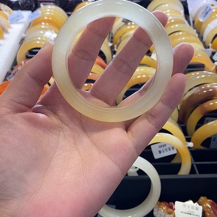 石英质玉（黄龙玉）手镯未镶嵌