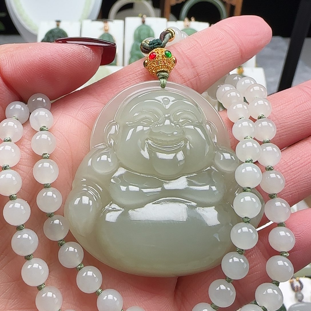 和田玉颈饰足金镶嵌财**?