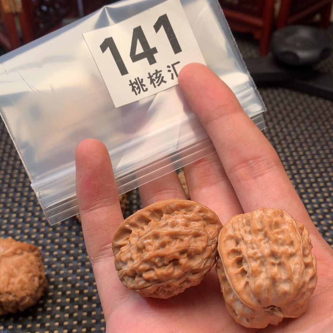 文玩核桃把件黄松峪35