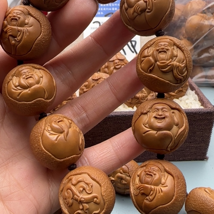 橄榄核手串灰**空雕刻工艺