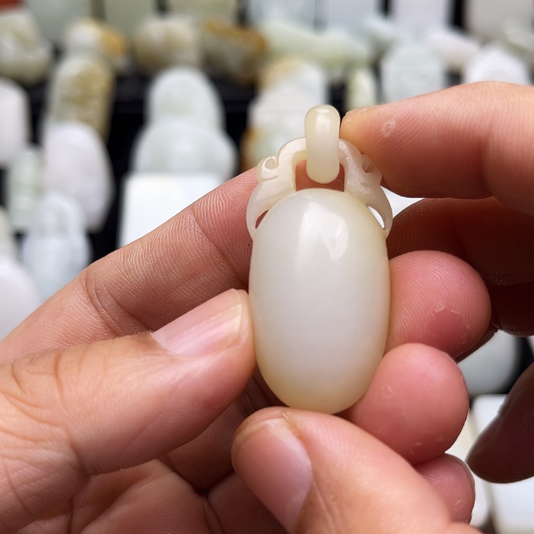 和田玉颈饰未镶嵌