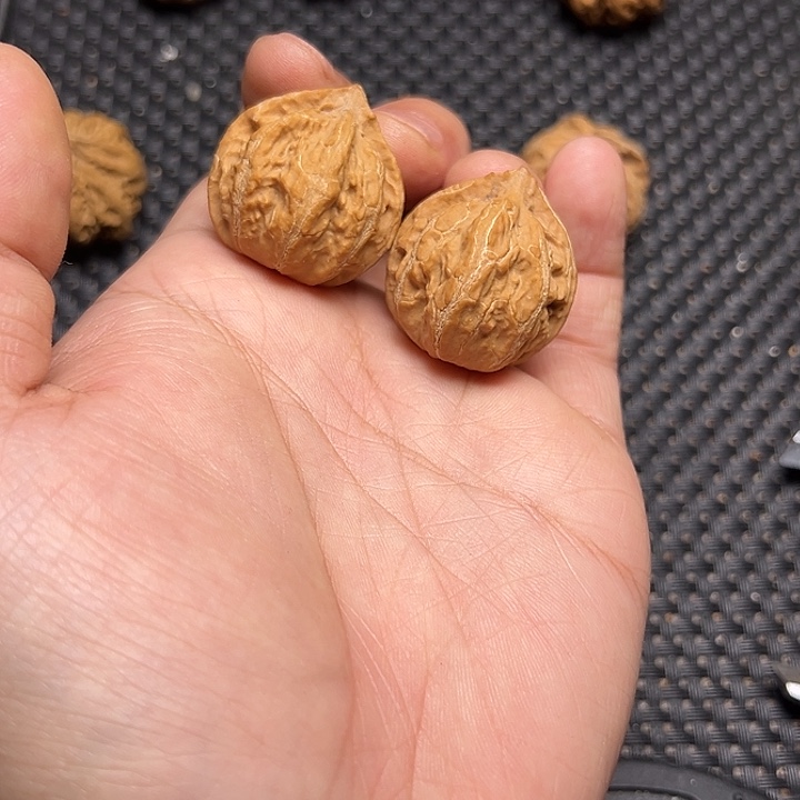 文玩核桃吊坠萌萌筋