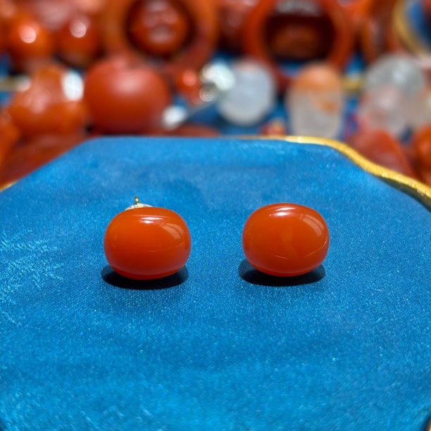 云南保山料南红18K金耳钉