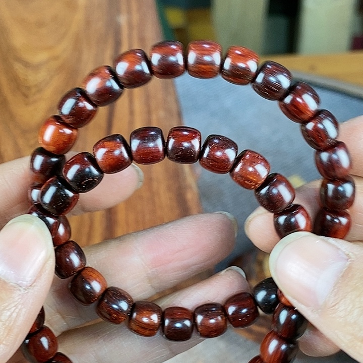 檀香紫檀（小叶紫檀）822两条