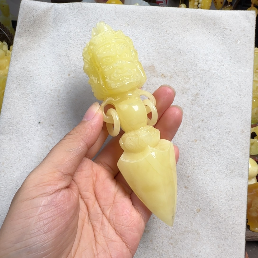 蜜蜡未镶嵌珠宝奇石