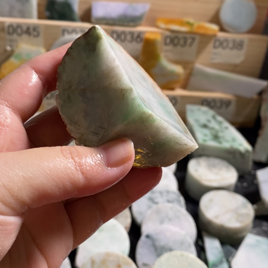 颈饰未镶嵌翡翠天然翡翠