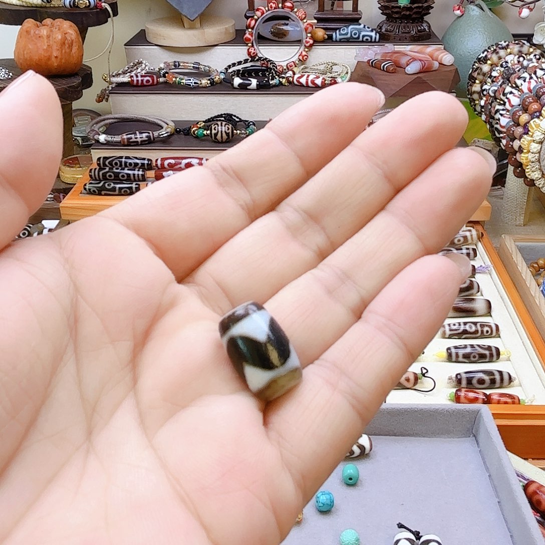 于***K玛瑙/玉髓未镶嵌颈饰