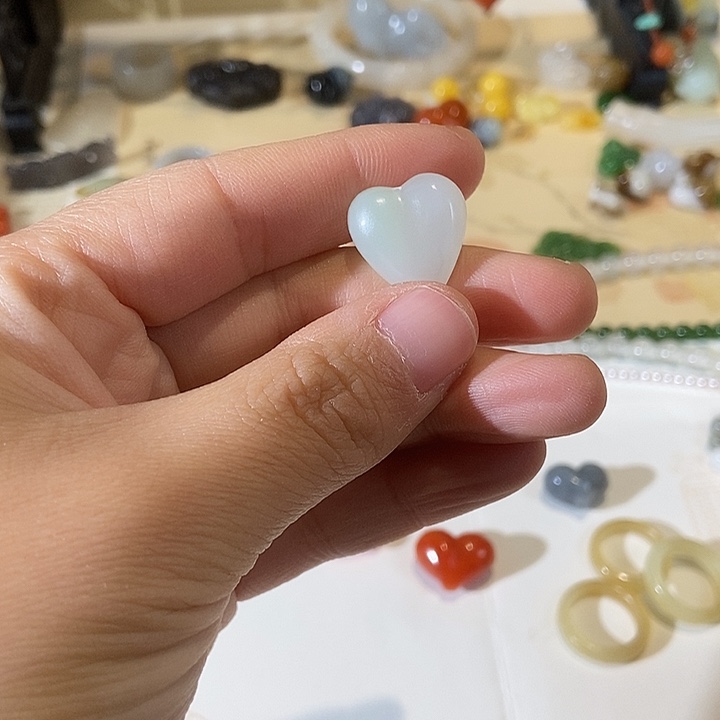 小***总和田玉（糖玉）未镶嵌车挂这个