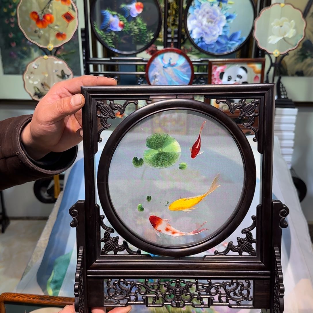 刺绣花**物刺绣工艺精湛