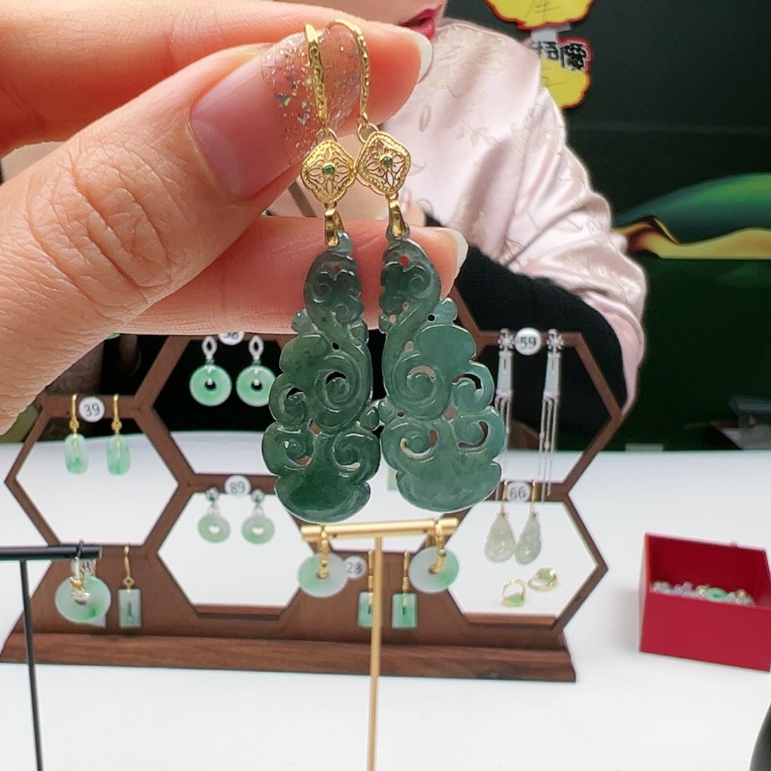 翡翠耳饰18K金镶嵌天然翡翠耳饰18k金镶嵌