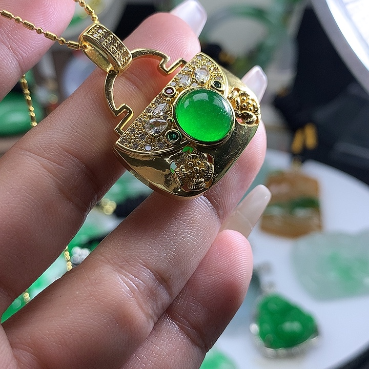 翡翠未镶嵌吊坠(不含链)