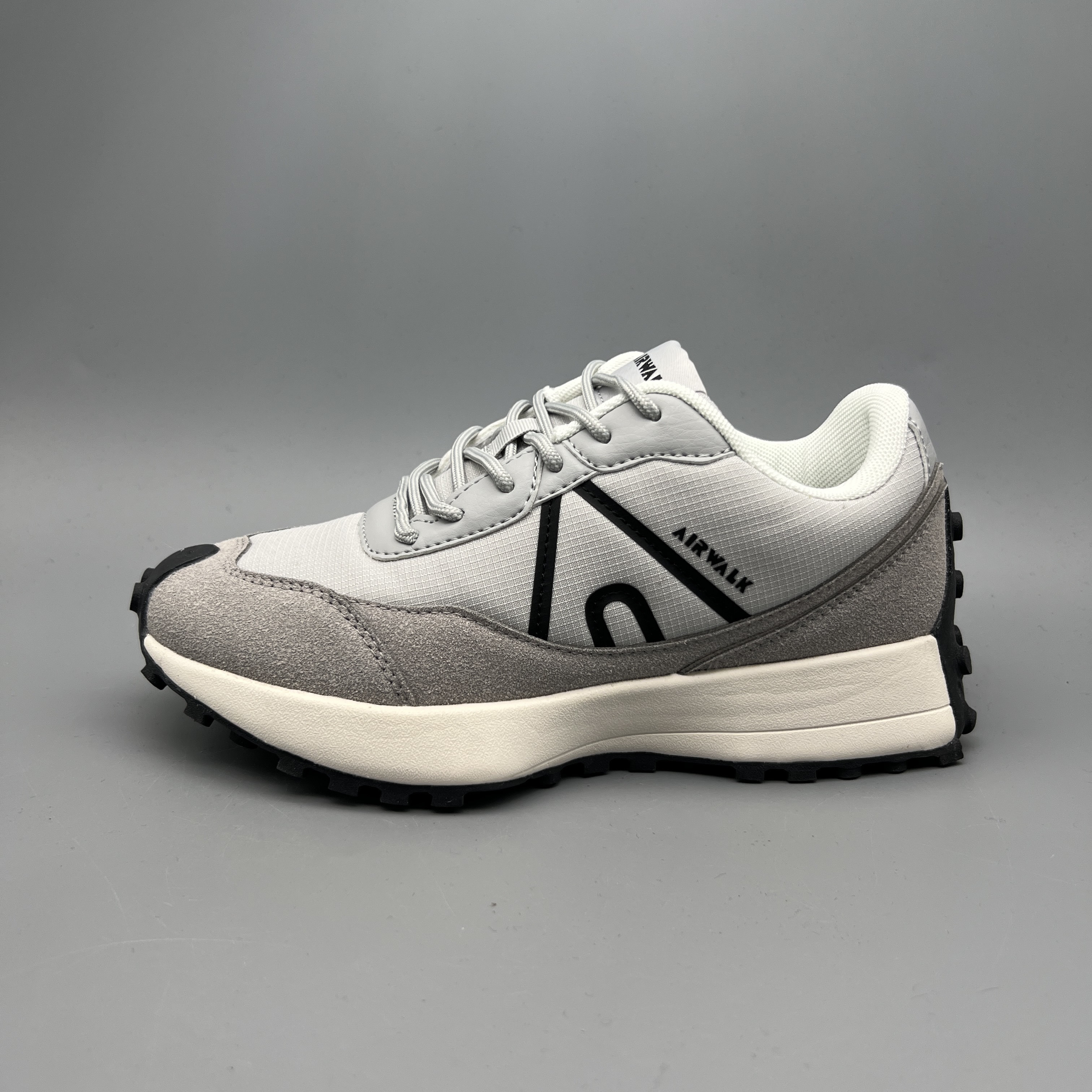 AIRWALK/握步ai000 灰色潮流运动鞋 轻便 舒适