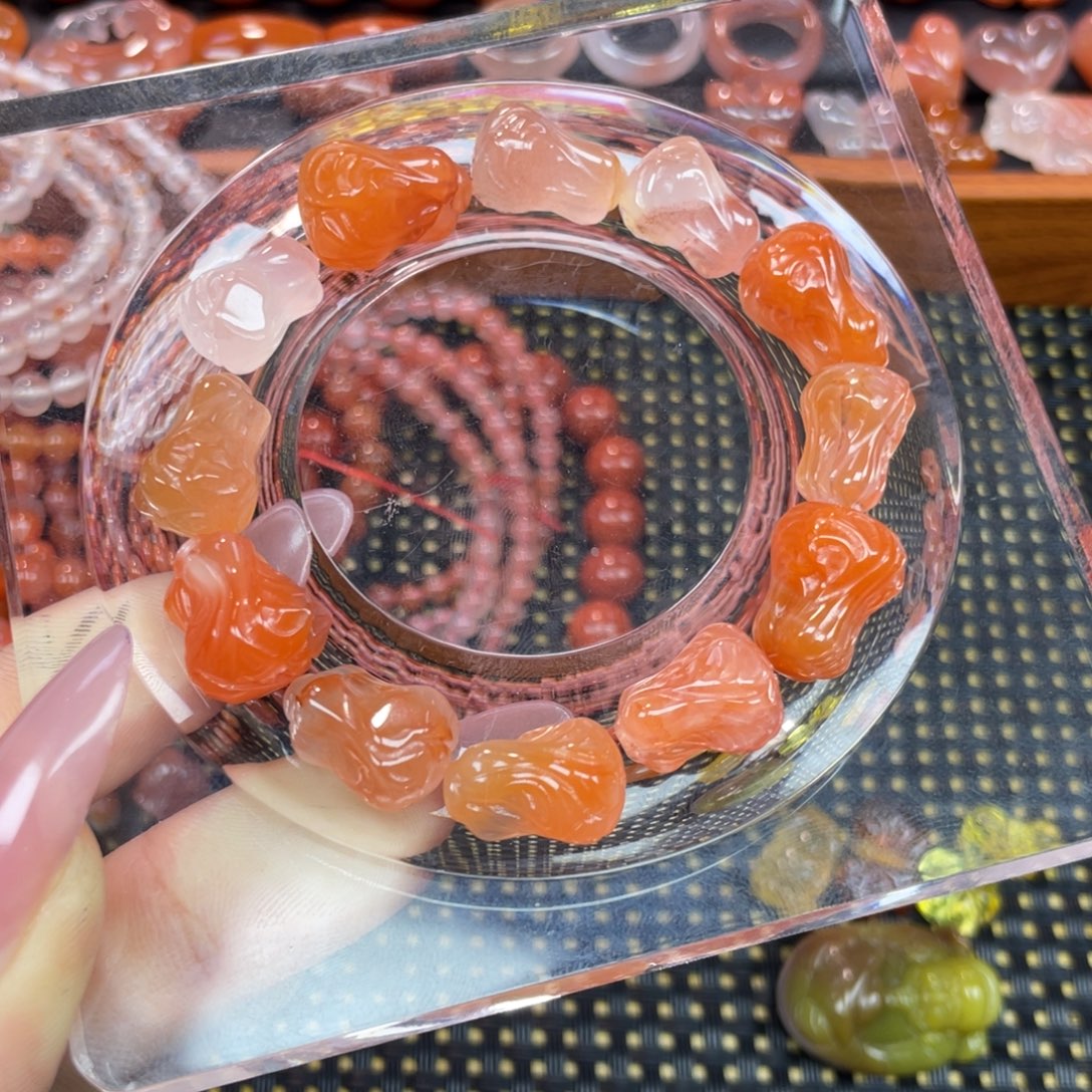 南红玛瑙未镶嵌颈饰白菜