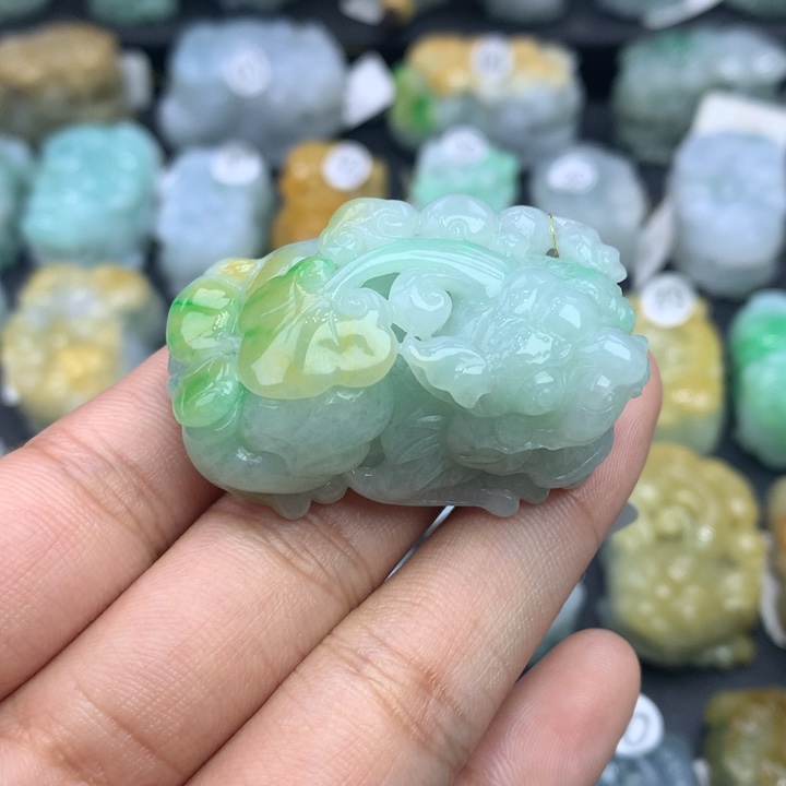 翡翠颈饰未镶嵌天然缅甸翡翠