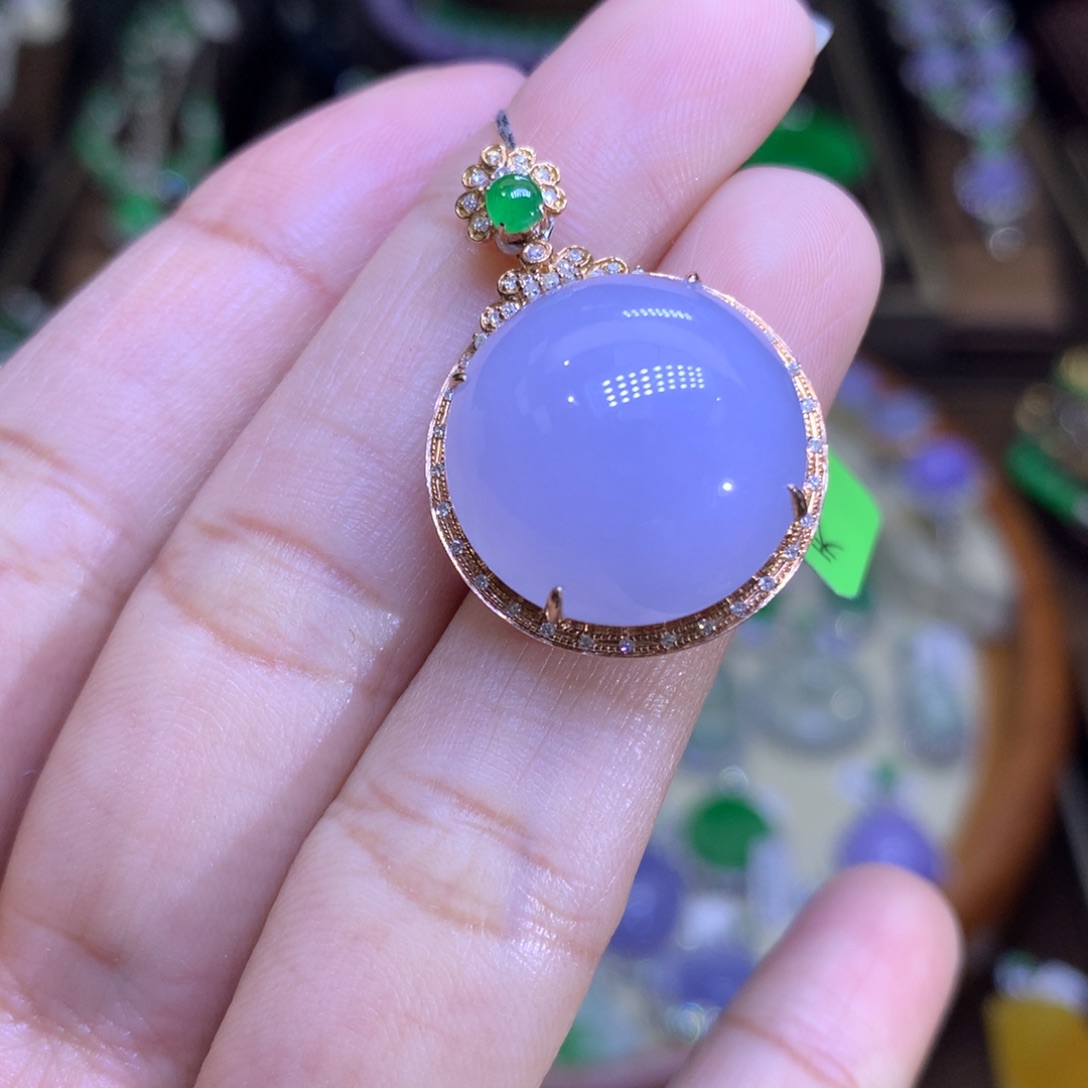 翡翠颈饰18K金镶嵌翡翠