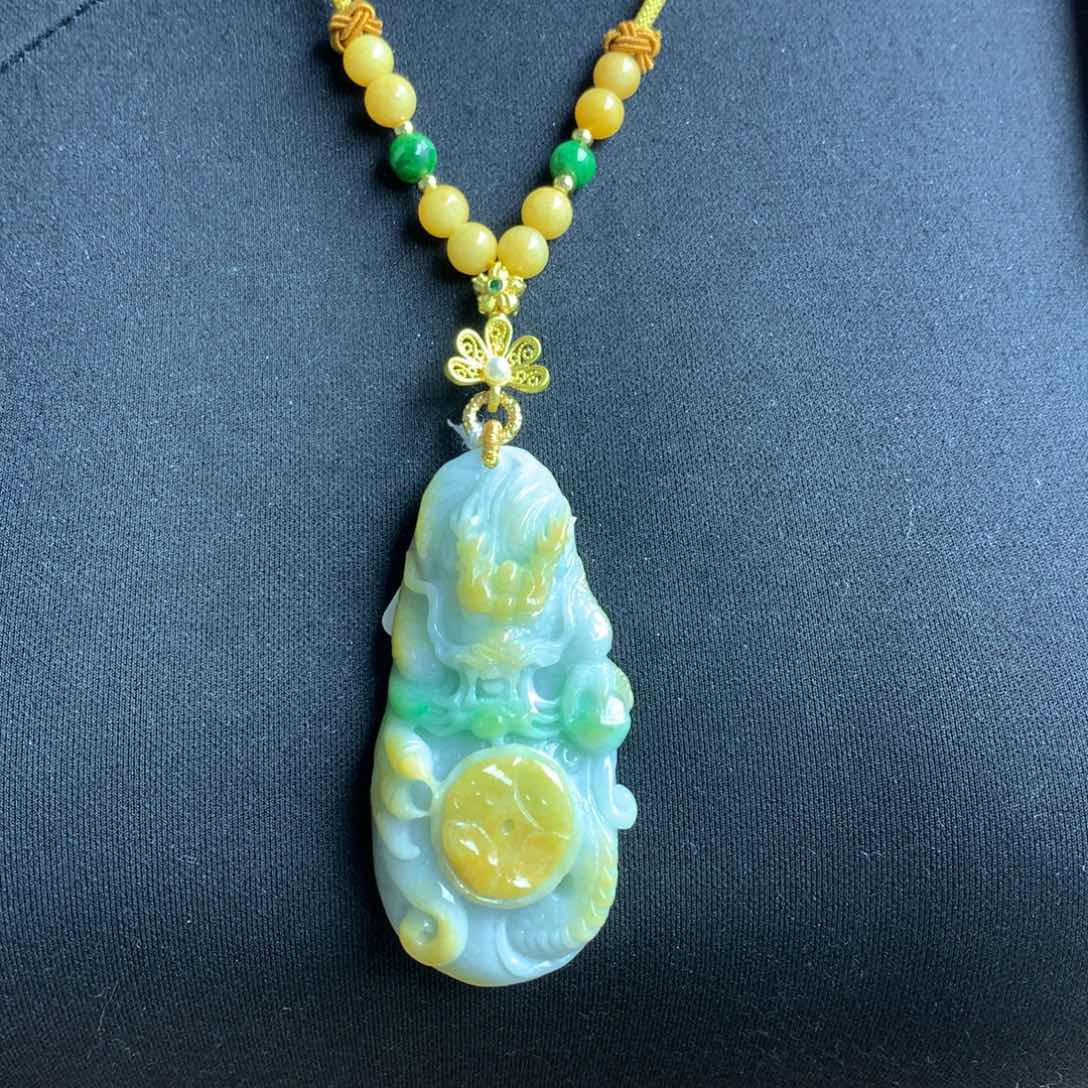 翡翠颈饰未镶嵌翡翠