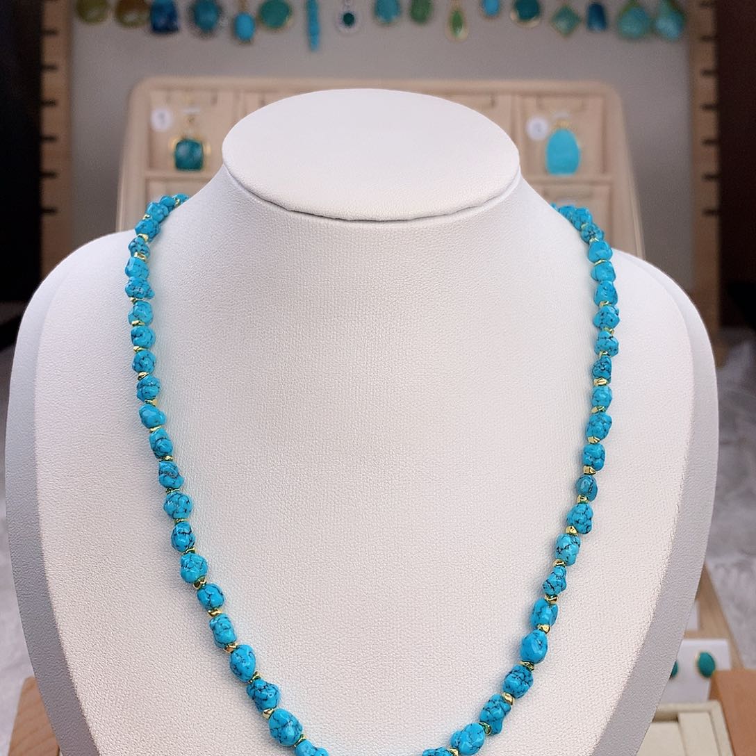 绿松石颈饰未镶嵌