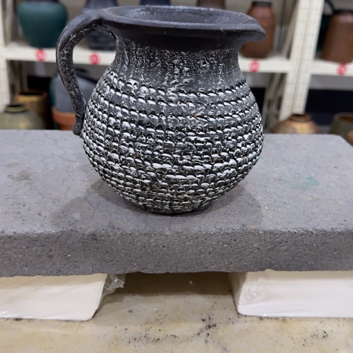 8.8-1高14口11灰小壶