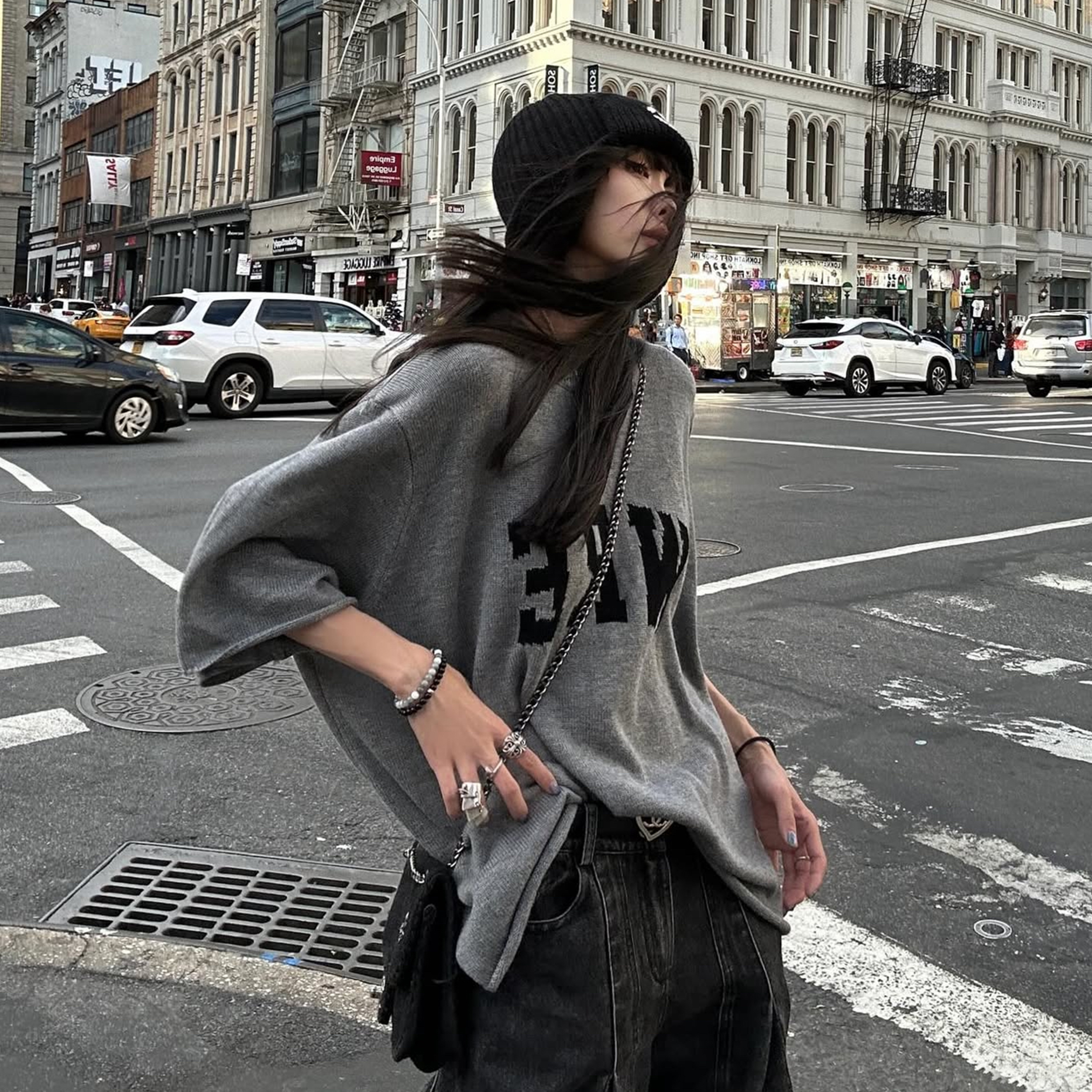 清壹家 秋冬新款小众高品质女装 简约设计感时尚百搭休闲上衣