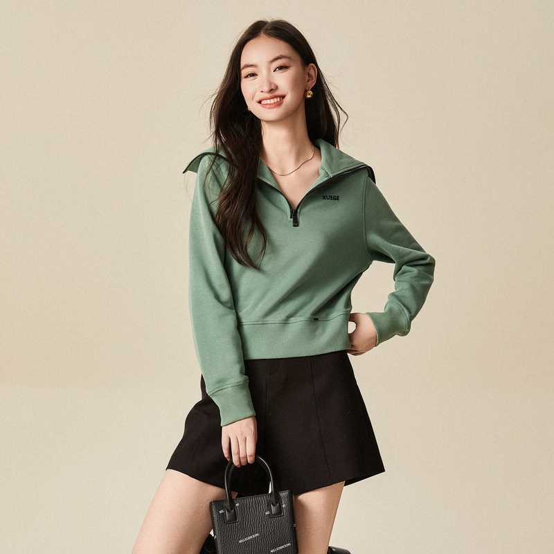 XG雪歌卫衣XJ401067A541绿色大翻领拉链女士上衣