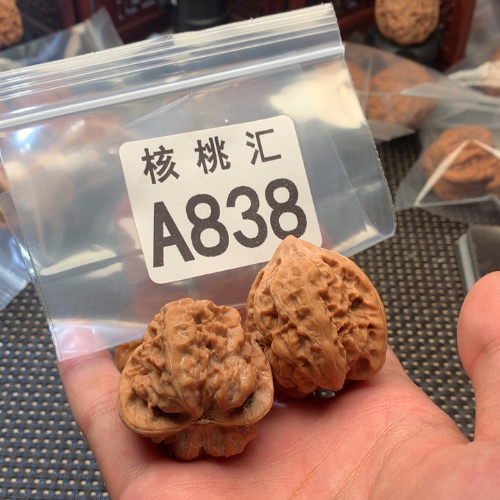 杜***克吊坠文玩核桃蓟县方尊