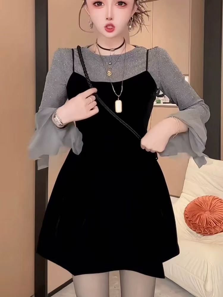 时尚套装女2025秋冬新款法式丝绒吊带连衣裙喇叭袖烫钻打底两件套