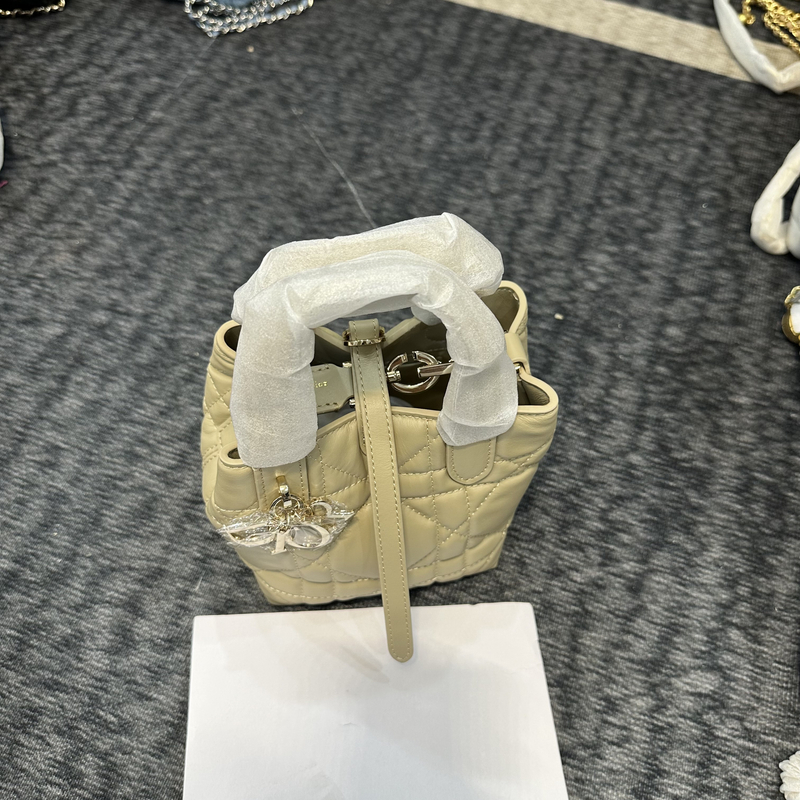 新款包包土著竖款迷你杏色