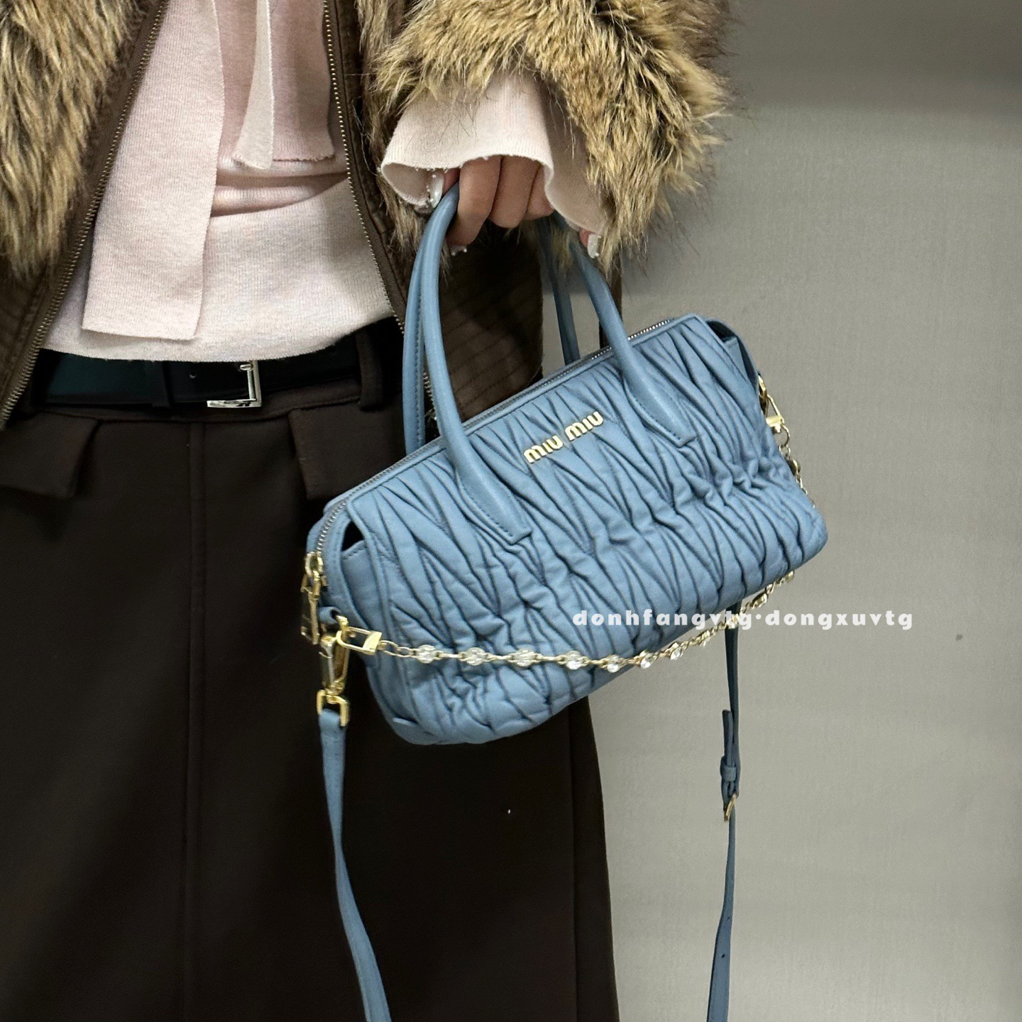 95新 MIU MIU/缪缪 miumiumini蓝色褶皱斜挎包