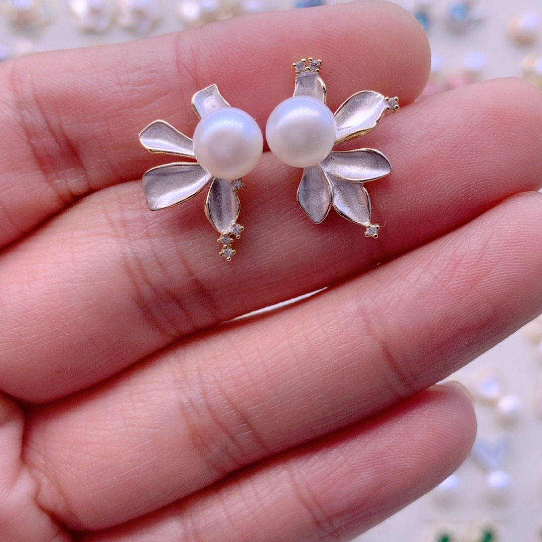 淡水珍珠合金耳饰