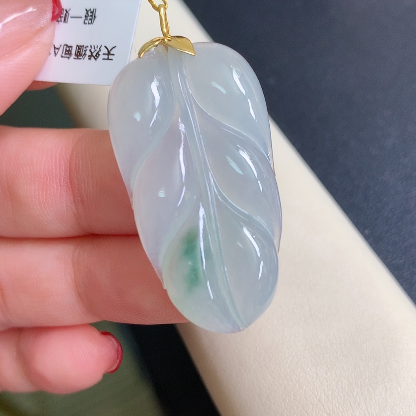 【闪购商品】翡翠颈饰18K金镶嵌叶子
