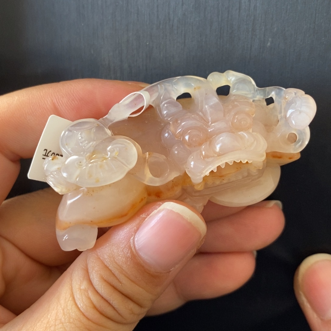 石英质玉（黄龙玉）颈饰未镶嵌