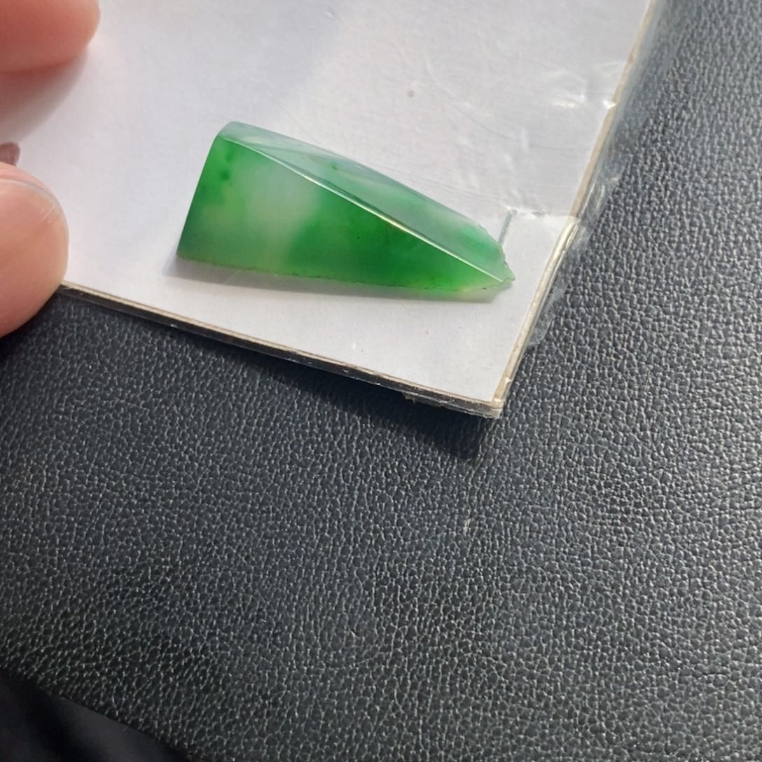 定制翡翠未镶嵌冰阳绿翠色