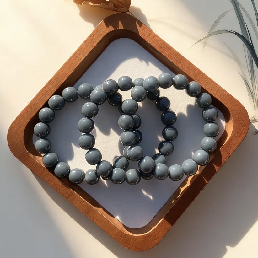 莫兰迪灰5A级（且末）卡12mm（18颗）老型珠手串 拍一发一，多样性发货